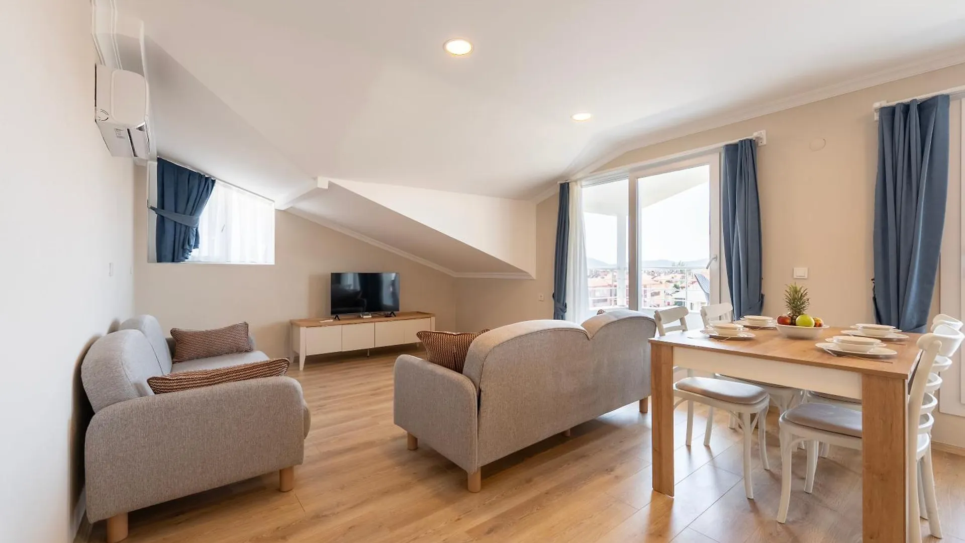 Modern One Plus One Apartment In Φετιγιέ