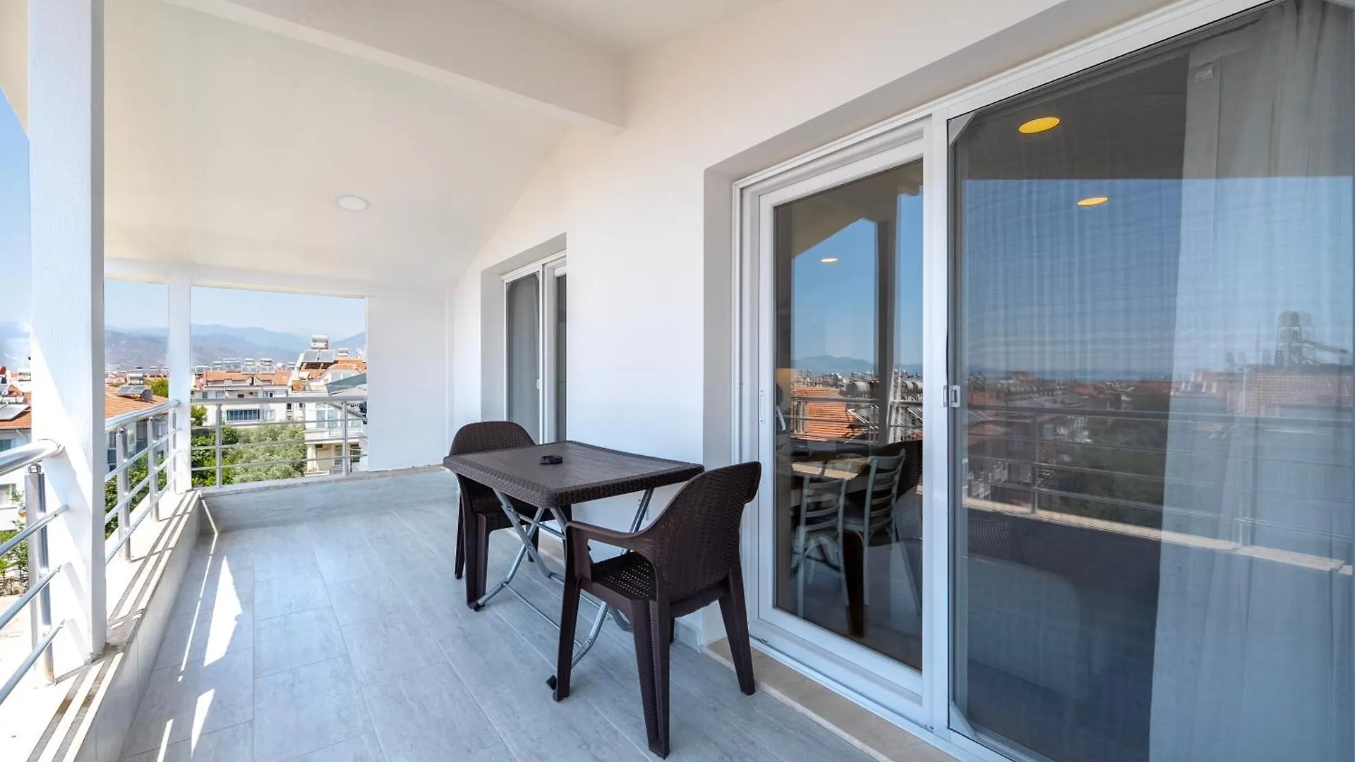 Modern One Plus One Apartment In Φετιγιέ