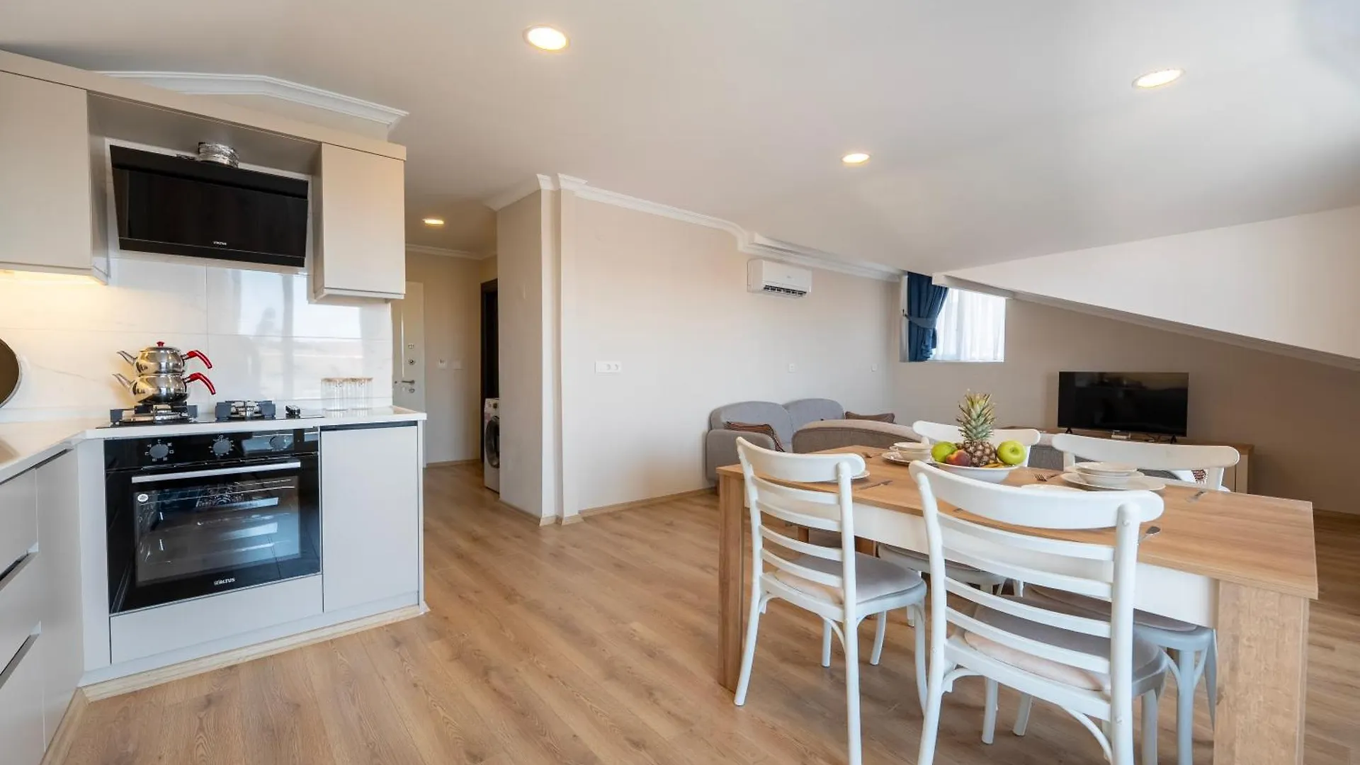 Modern One Plus One Apartment In Φετιγιέ
